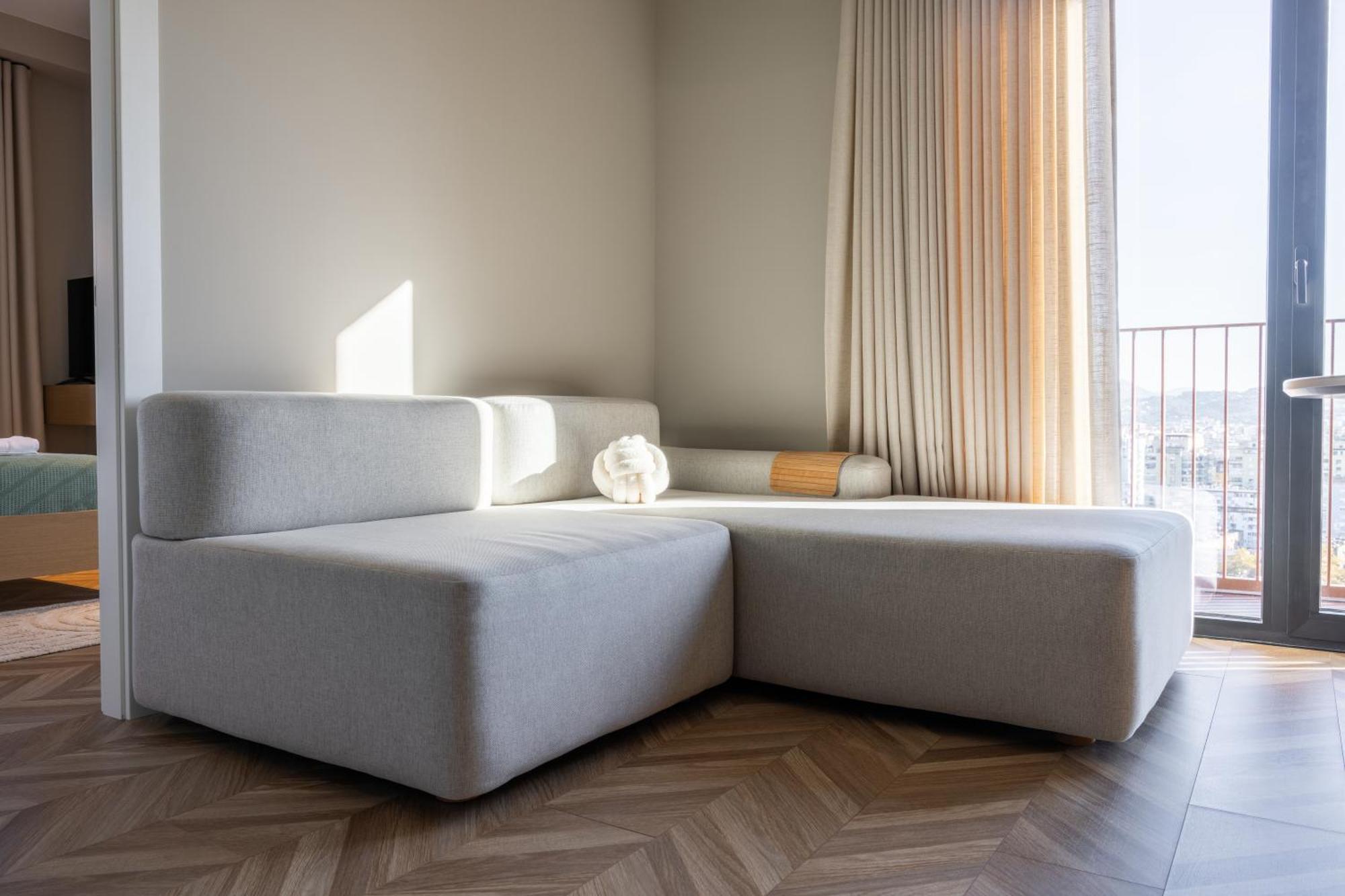 Square Inn Garden Aparthotel ティラナ エクステリア 写真