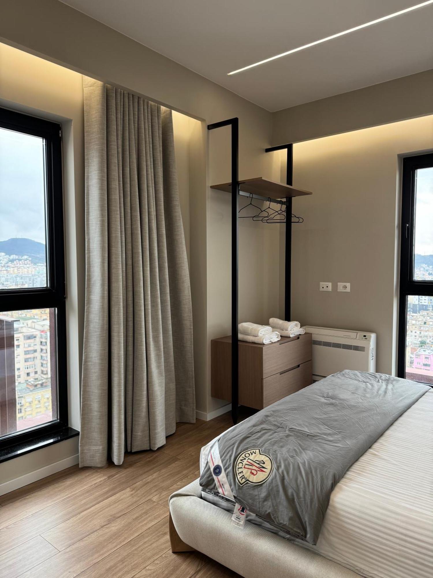 Square Inn Garden Aparthotel ティラナ エクステリア 写真